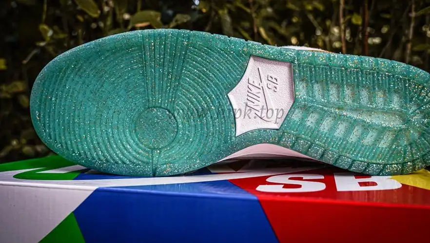 PK God Nike Sb dunk low X Sean Cliver holiday special retail materials ready to ship