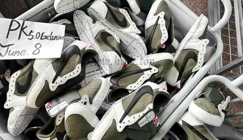 PK5.0 JORDAN 1 RETRO LOW Medium Olive TRAVIS SCOTT NEUTRAL OLIVE RETAIL MATERIALS READY TO SHIP