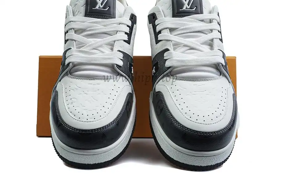 Pkgod Louis Vuitton Trainer White Black Monogram retail materials ready to ship