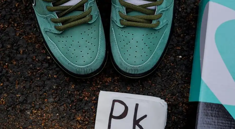 Pk God Sb dunk green lobster retail materials ready to ship