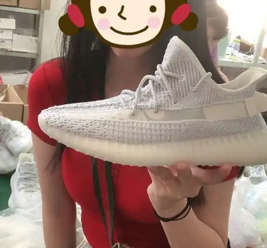 EXCLUSIVE PK GOD YEEZY 350 V2 SYNTH 3M reflective WITH REAL PREMEKNIT FROM HUAYIYI WHICH OFFER PRIMEKNIT TO ADIDAS DIRECTLY READY TO SHIP