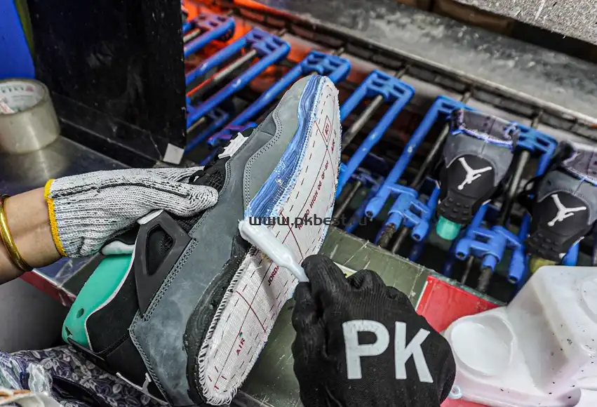 PK GOD Air Jordan 4 Retro Fear RETAIL MATERIALS READY TO SHIP