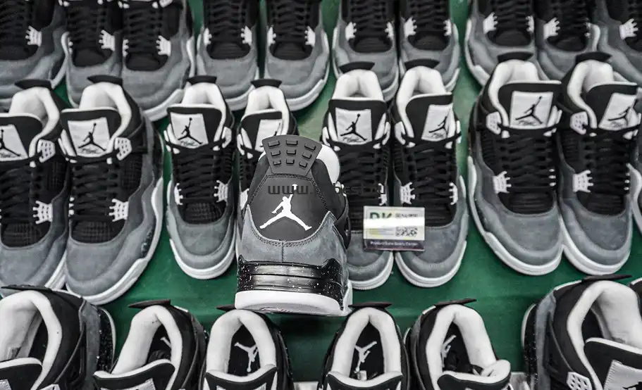 PK GOD Air Jordan 4 Retro Fear RETAIL MATERIALS READY TO SHIP