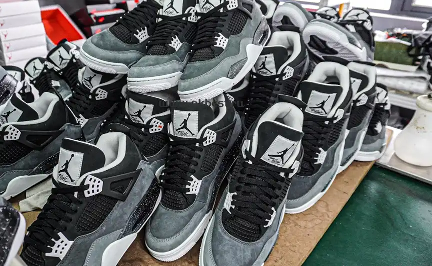 PK GOD Air Jordan 4 Retro Fear RETAIL MATERIALS READY TO SHIP