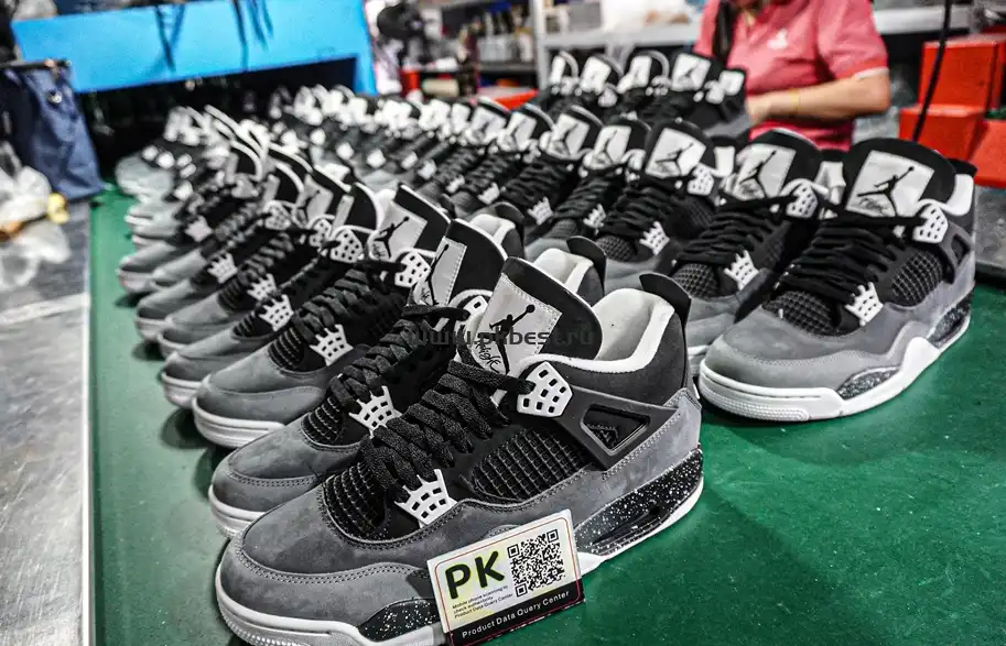 PK GOD Air Jordan 4 Retro Fear RETAIL MATERIALS READY TO SHIP