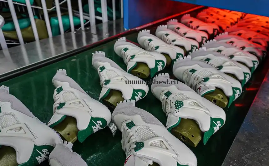 PK GOD Air Jordan Nike SB x Air Jordan 4 Retro SP ‘Pine Green’ RETAIL MATERIALS READY TO SHIP