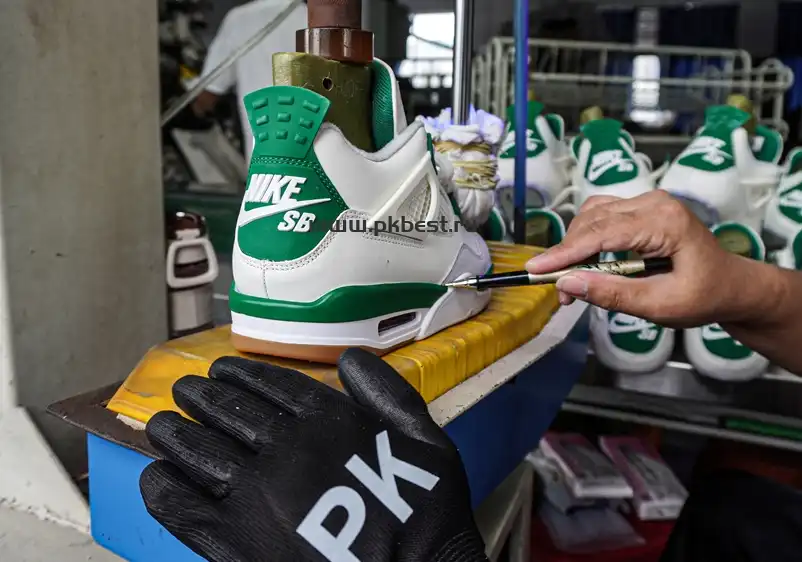 PK GOD Air Jordan Nike SB x Air Jordan 4 Retro SP ‘Pine Green’ RETAIL MATERIALS READY TO SHIP