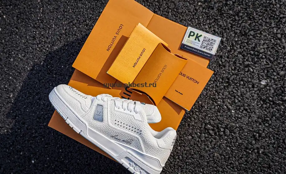 PK GOD LOUIS VUITTON Trainer white RETAIL MATERIALS READY TO SHIP