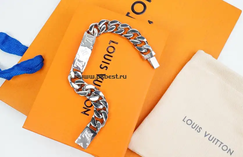 LOUIS VUITTON  Metal bracelet gift for Buy two pairs of shoes