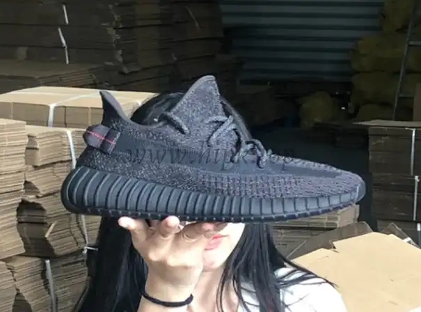 Exclusive GOD YEEZY 350 V2 Black WITH REAL PREMEKNIT FROM HUAYIYI WHICH OFFER PRIMEKNIT TO ADIDAS DIRECTLY READY TO SHIP