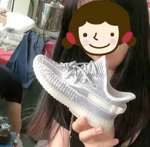 PK GOD YEEZY 350 V2 Cream White WITH REAL PREMEKNIT FROM HUAYIYI WHICH OFFER PRIMEKNIT TO ADIDAS DIRECTLY