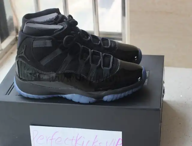 Nike Pairs Air Jordan 11 “Prom Night”