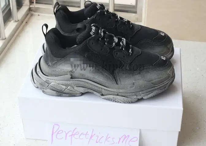 GOD Paris TRIPLE S TRAINER all black