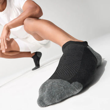 Affordable Feetures Elite Max Cushion Socks - FEET-EC504159