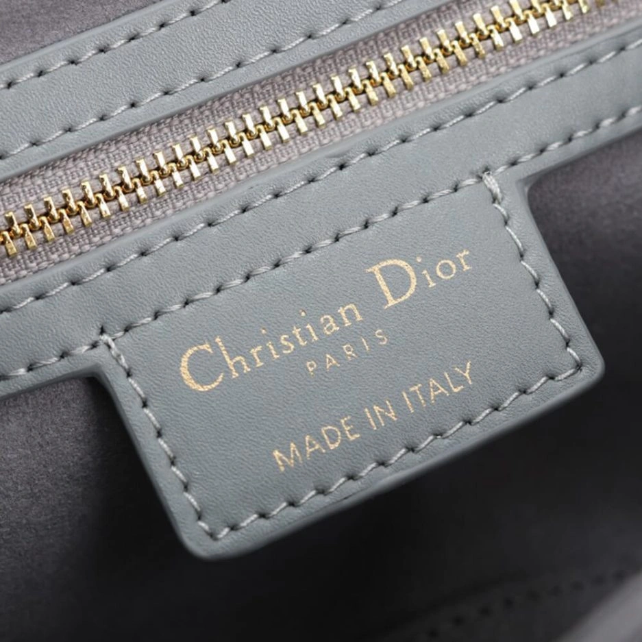 MultiPurpose 30 MONTAIGNE AVENUE BAG 1259