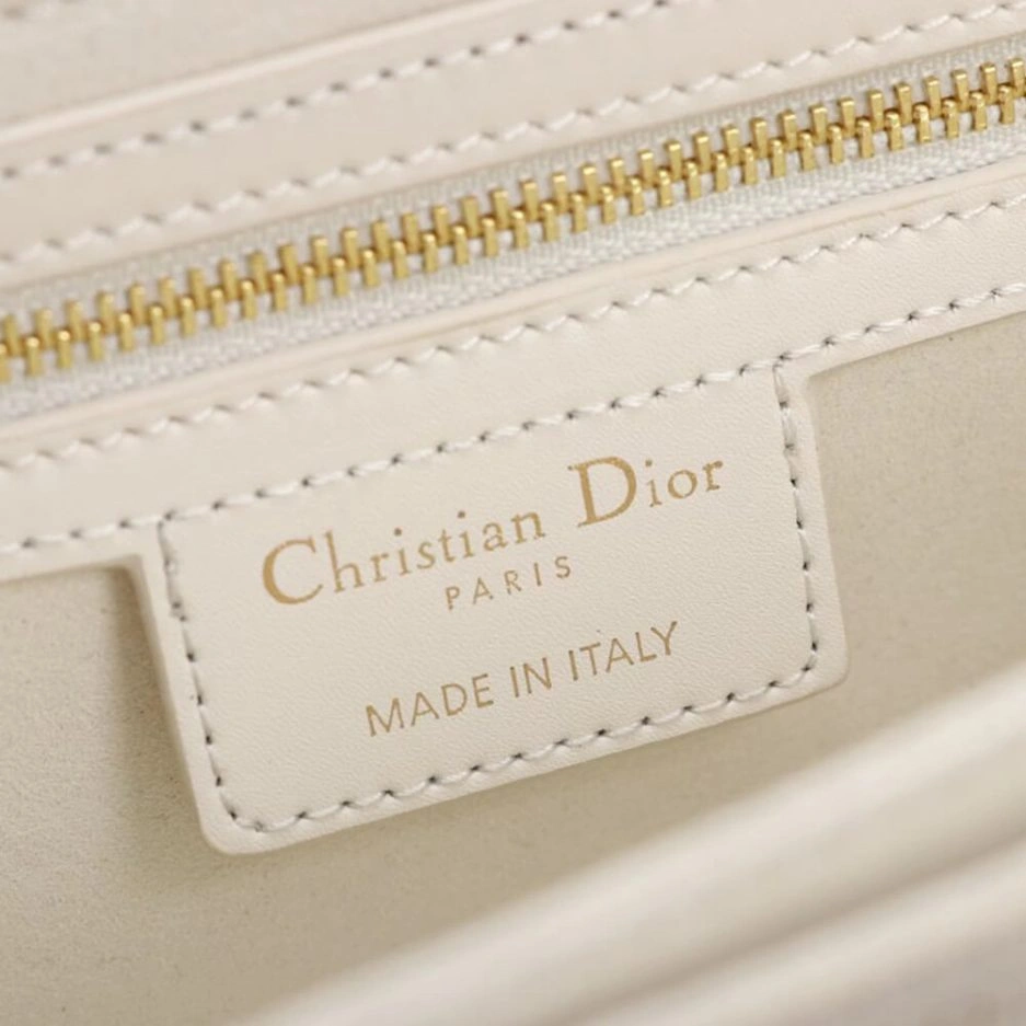 Affordable 30 MONTAIGNE AVENUE BAG 1324