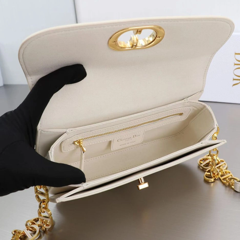 Affordable 30 MONTAIGNE AVENUE BAG 1324