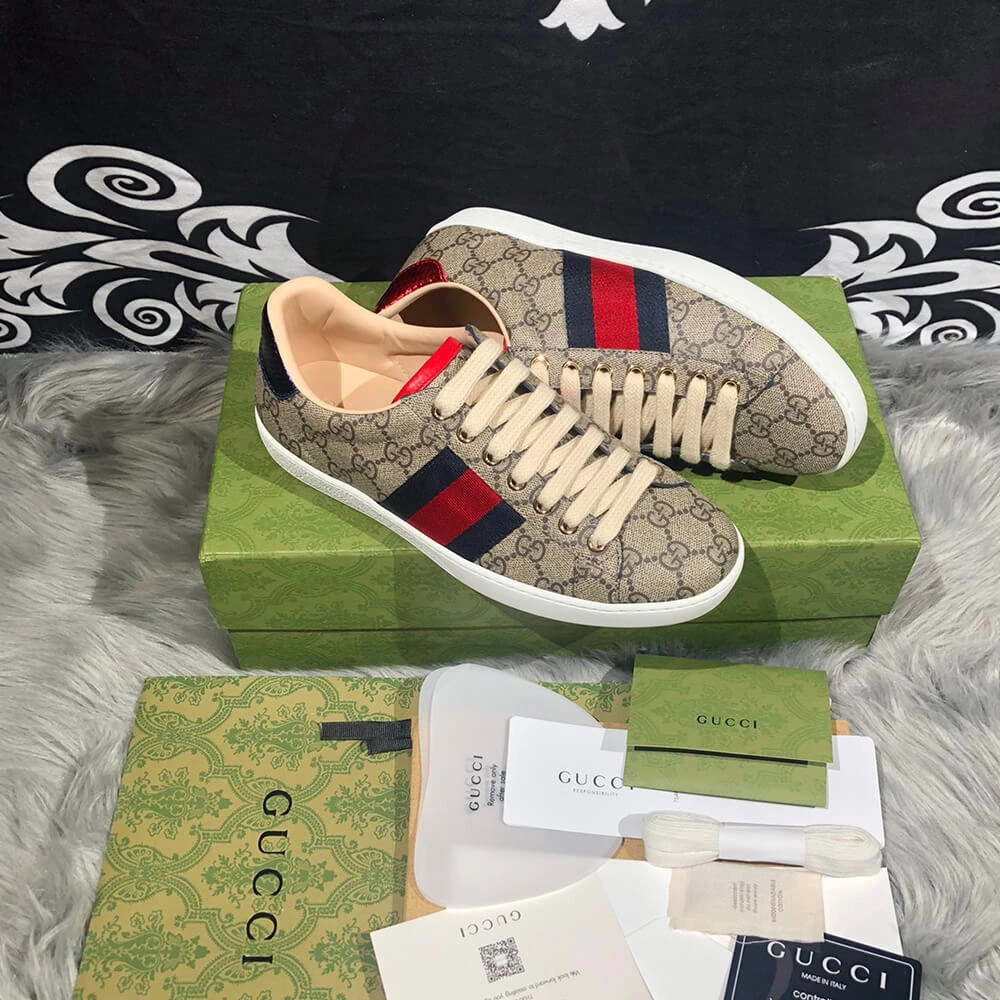 Chic Ace GG Supreme sneaker with bees 66