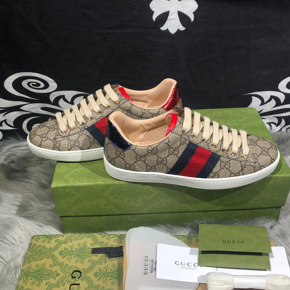 Chic Ace GG Supreme sneaker with bees 66