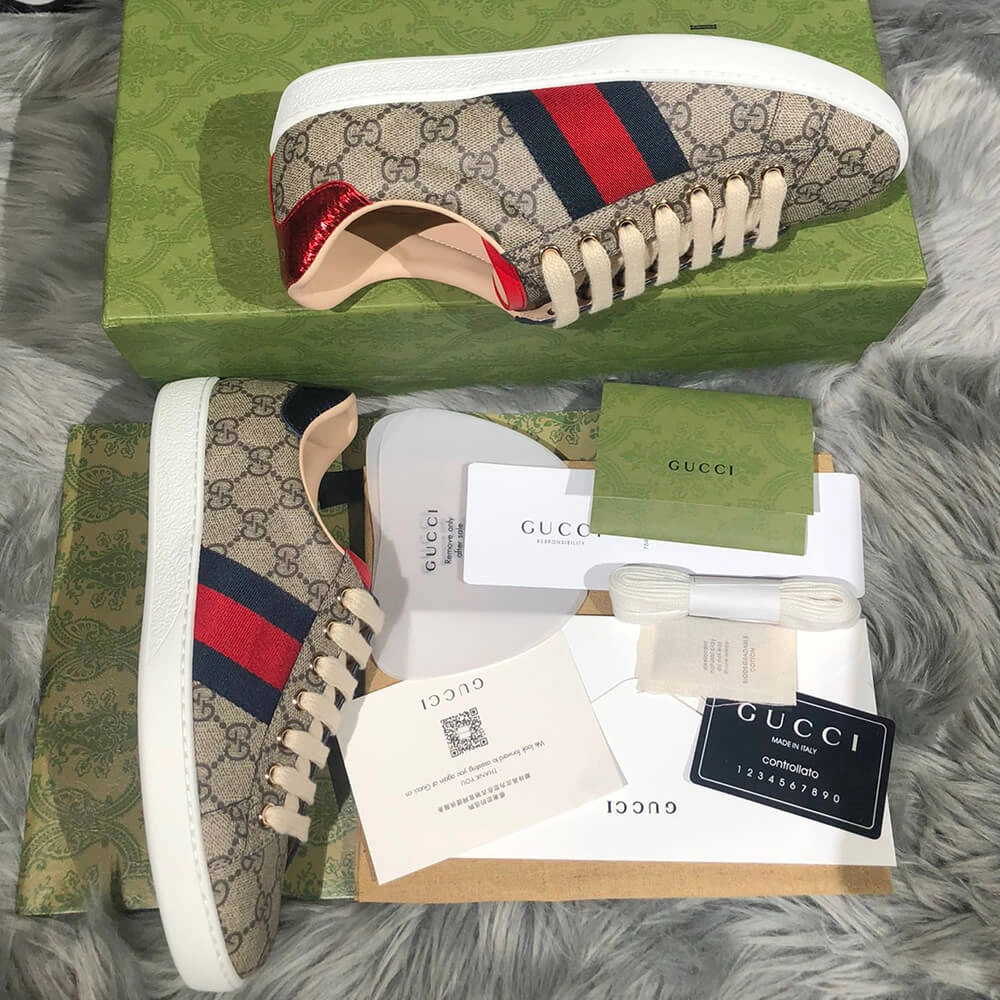 Chic Ace GG Supreme sneaker with bees 66