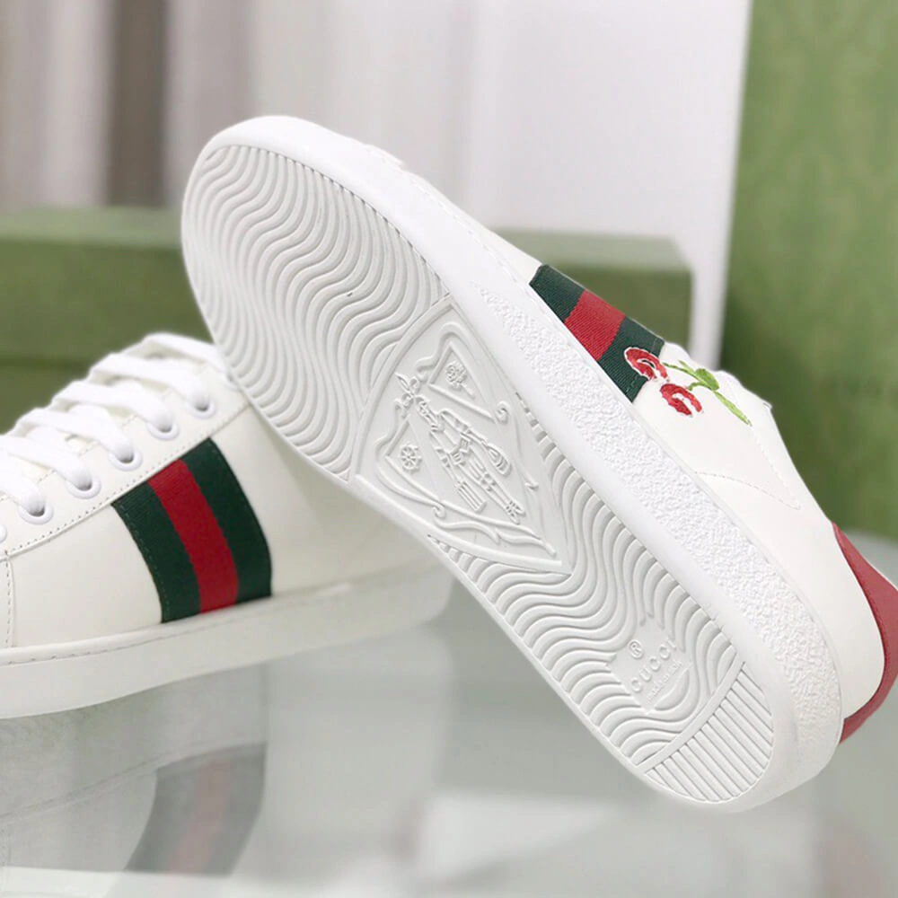 Efficient Ace sneaker with cherry 56