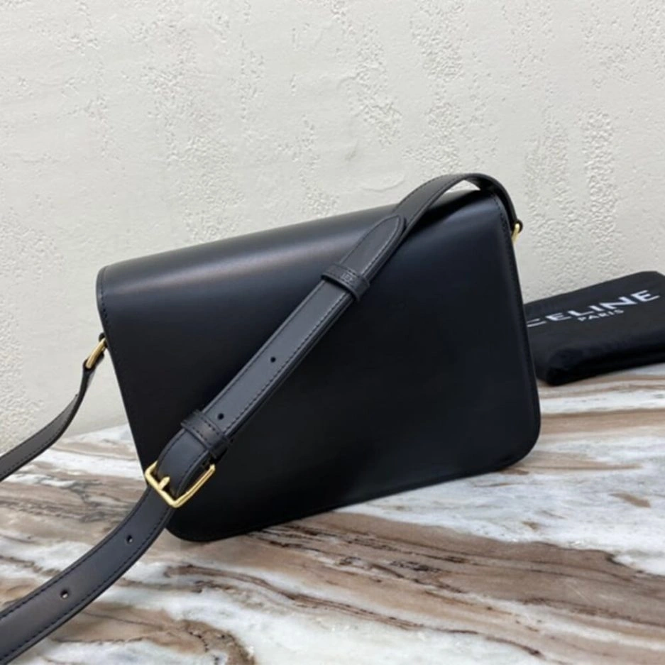 HighPerformance CELINE CLASSIQUE TRIOMPHE BAG IN CALFSKIN 1621