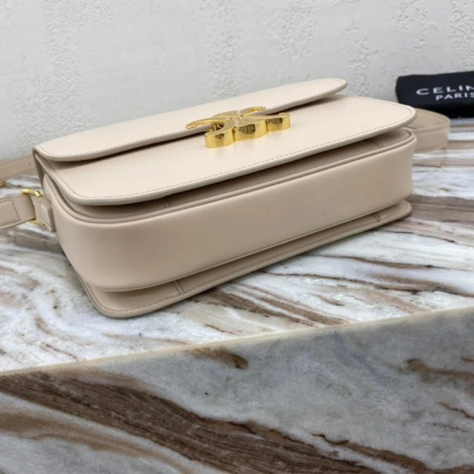 Thermal CELINE CLASSIQUE TRIOMPHE BAG IN CALFSKIN 1635
