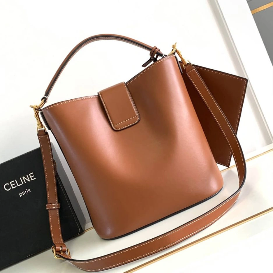 RelaxedFit CELINE MEDIUM LOUISE BAG in SMOOTH CALFSKIN 1641