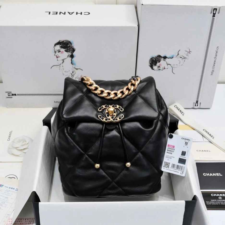 HighPerformance CHANEL 19 BACKPACK 1049