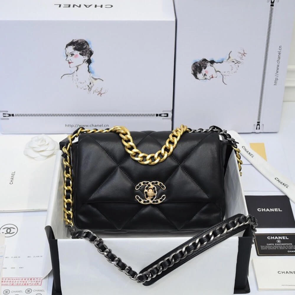 Minimalist CHANEL 19 HANDBAG 1189