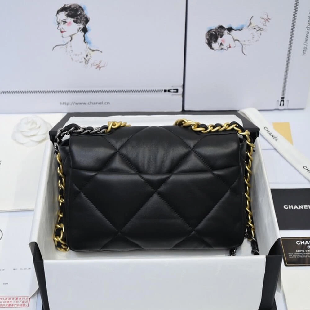 Minimalist CHANEL 19 HANDBAG 1189
