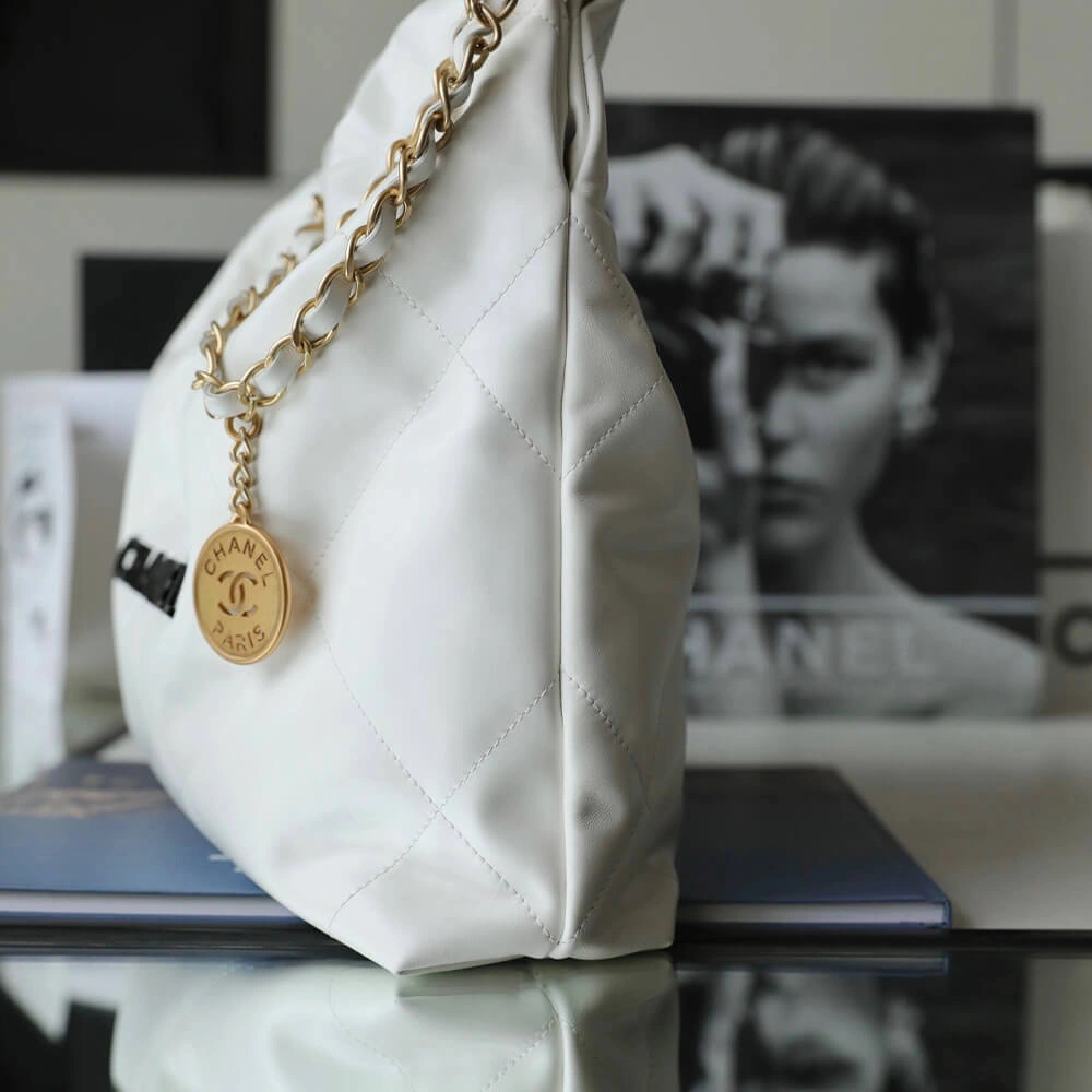 CHANEL 22 HANDBAG SportInspired 1159