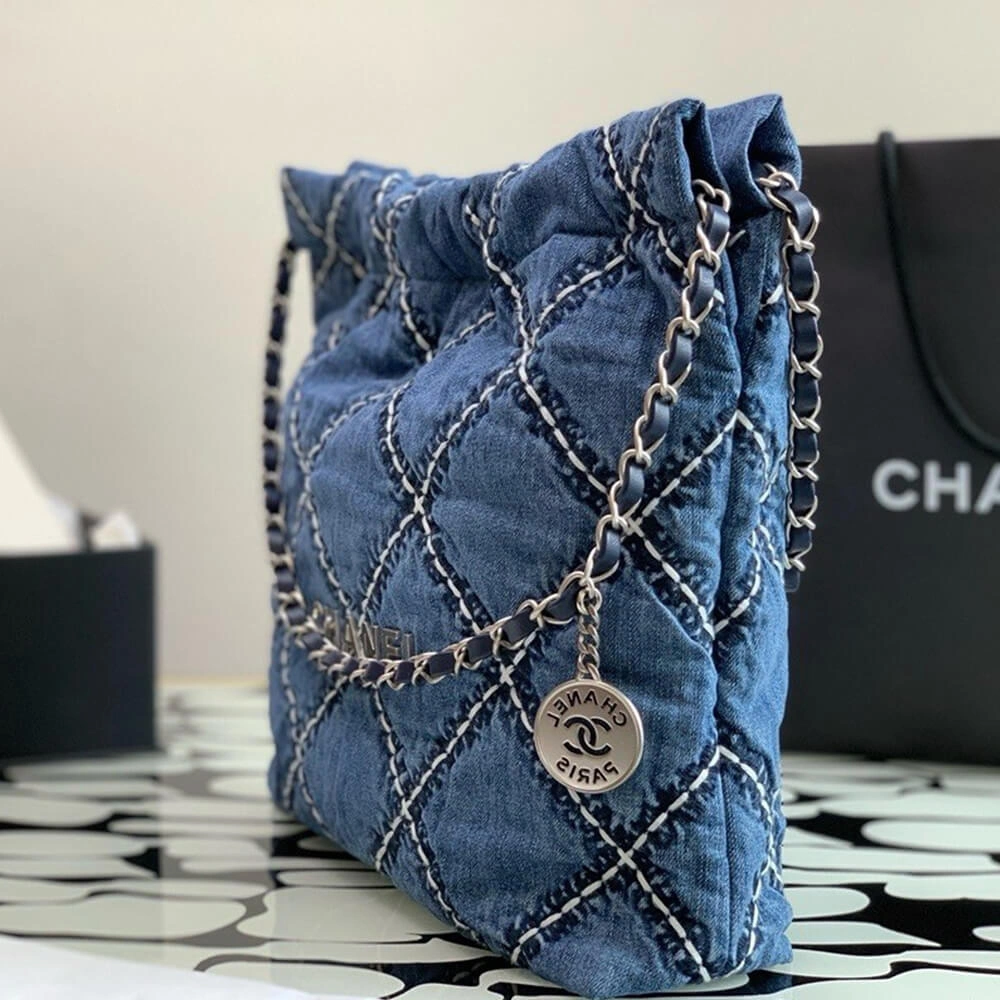 FlexibleFit CHANEL 22 HANDBAG 1185
