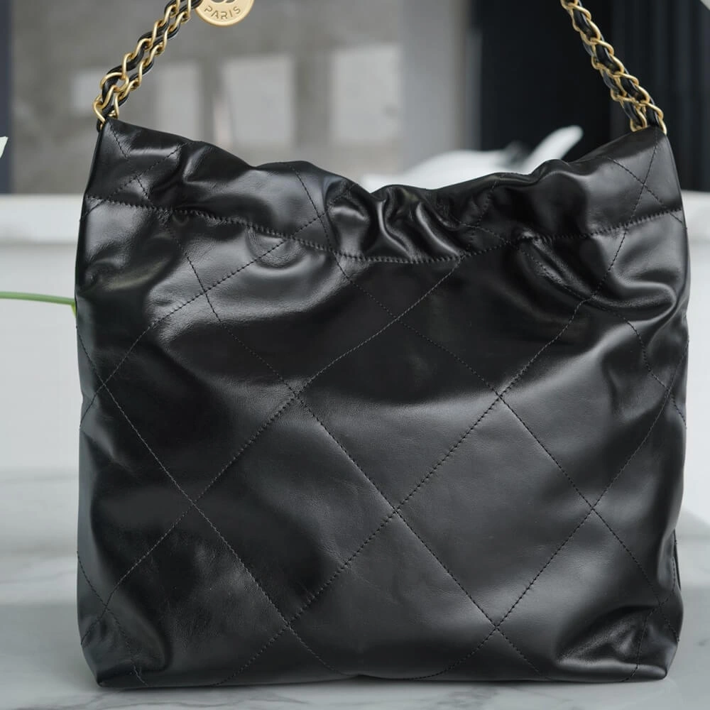 CHANEL 22 HANDBAG Sporty 1181