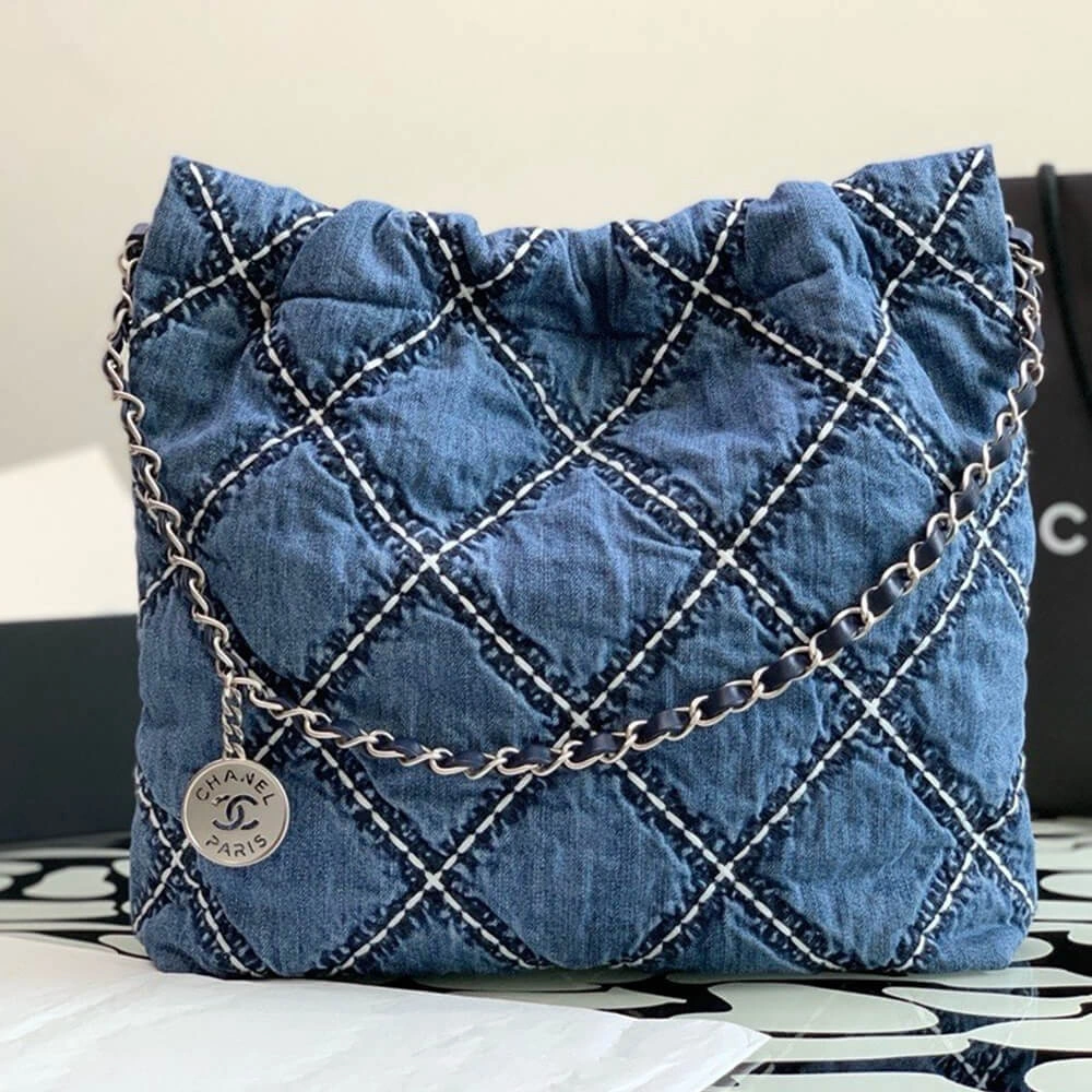 FlexibleFit CHANEL 22 HANDBAG 1185