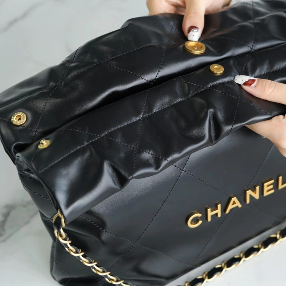 CHANEL 22 HANDBAG Sporty 1181