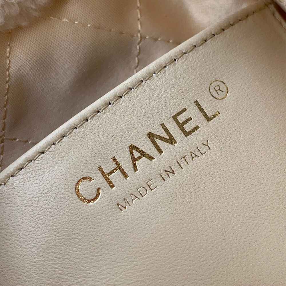 Efficient CHANEL 22 MINI HANDBAG 1124