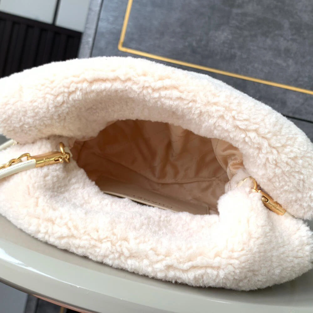 Efficient CHANEL 22 MINI HANDBAG 1124