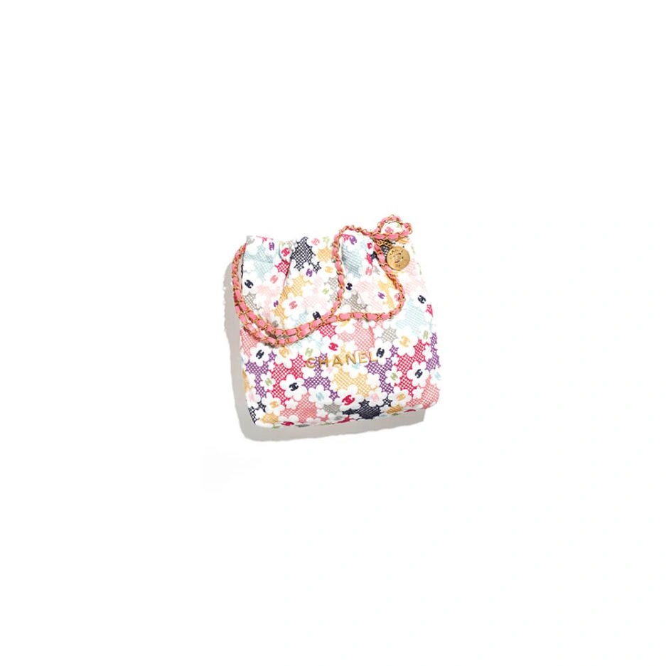 CHANEL 22 SMALL HANDBAG Comfortable 1096