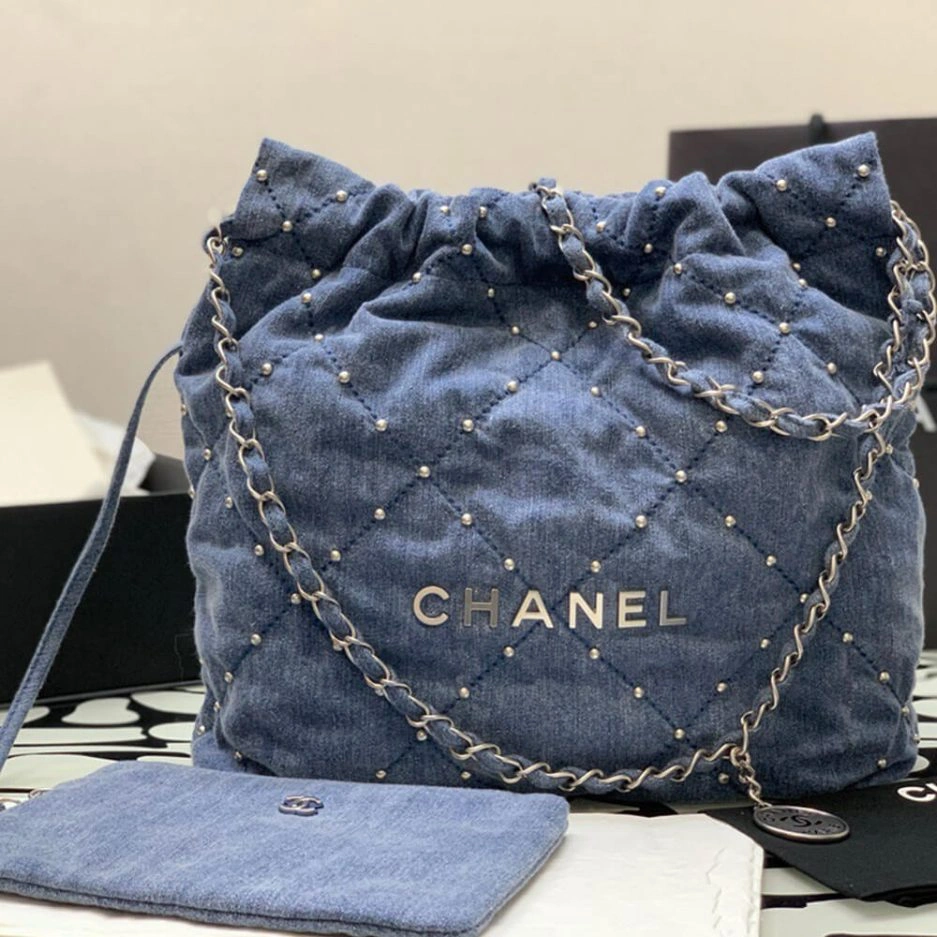 Stretchable CHANEL 22 SMALL HANDBAG 1056