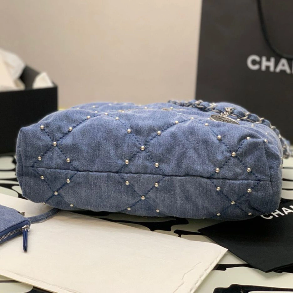 Stretchable CHANEL 22 SMALL HANDBAG 1056
