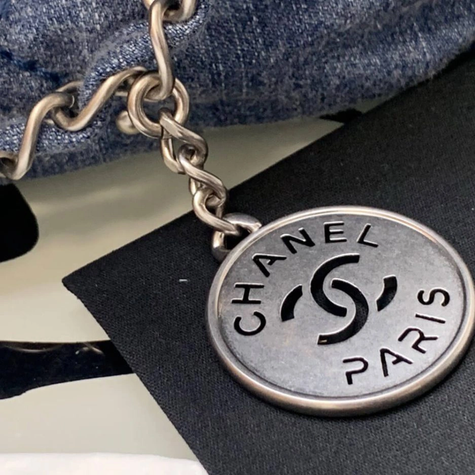 Stretchable CHANEL 22 SMALL HANDBAG 1056