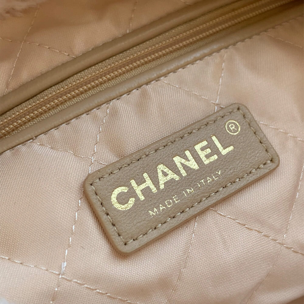 Seasonal CHANEL 22 SMALL HANDBAG 1131
