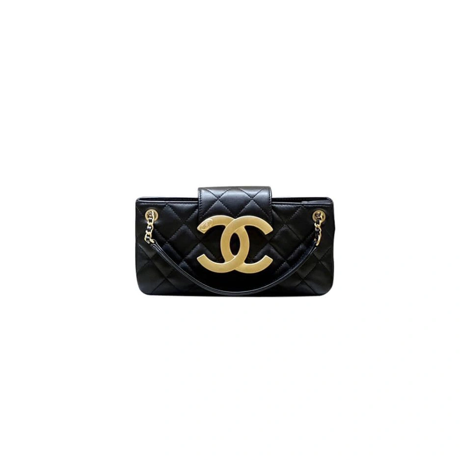 Vibrant CHANEL BAGUETTE BAG 1221