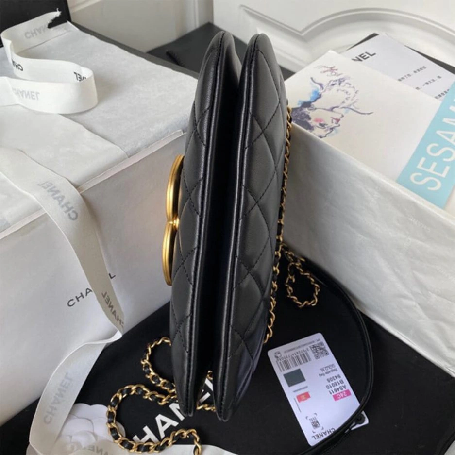 Vibrant CHANEL BAGUETTE BAG 1221