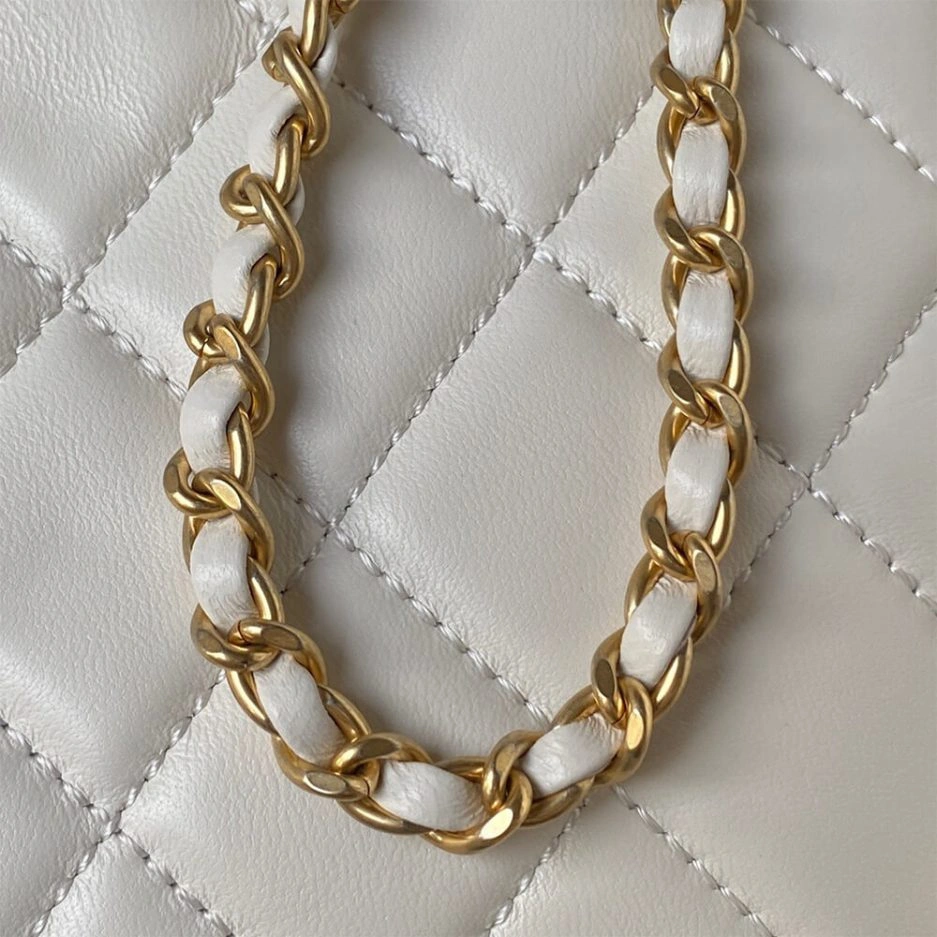 Popular CHANEL BAGUETTE BAG 1126