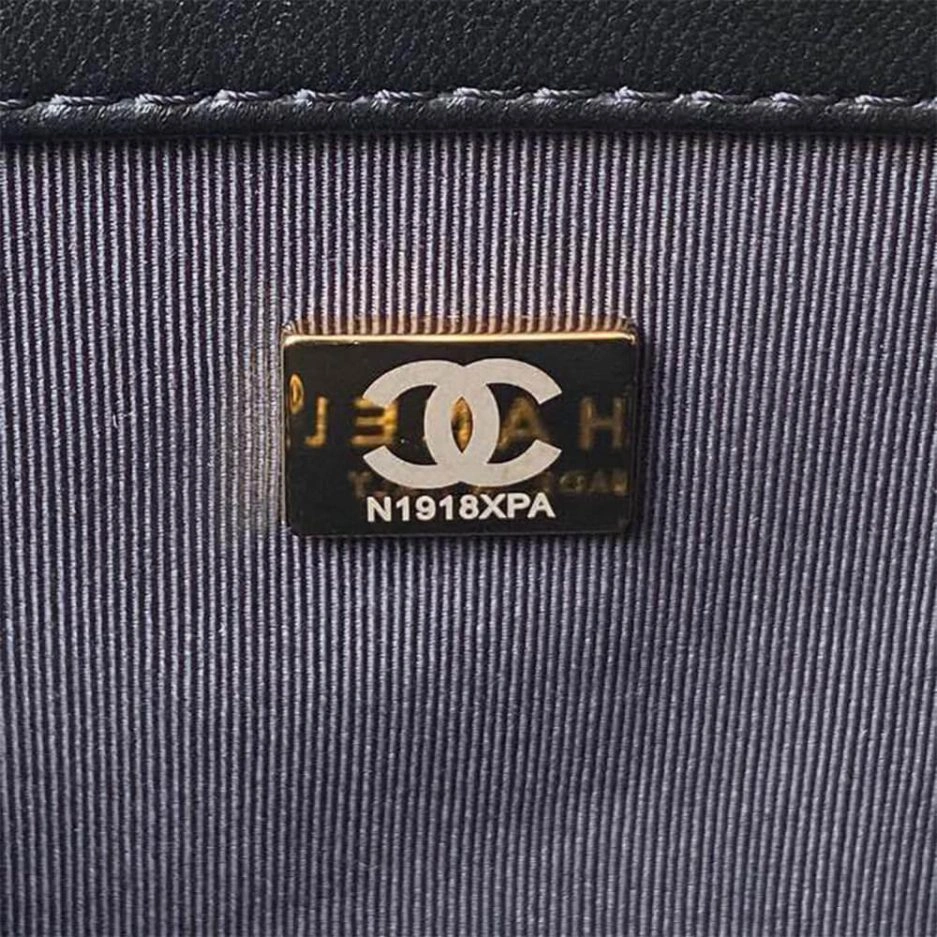 Durable CHANEL BAGUETTE BAG 1103