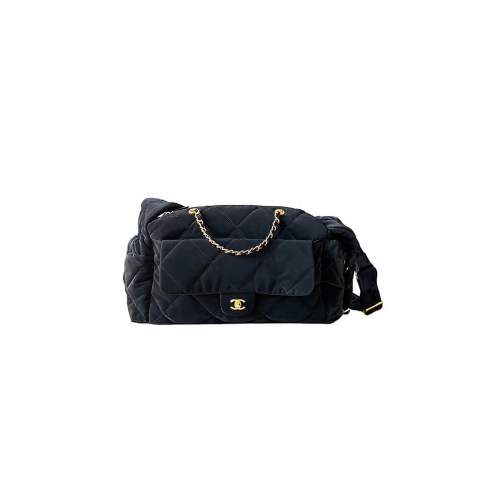 RelaxedFit CHANEL COCO NEIGE HANDBAG 1064