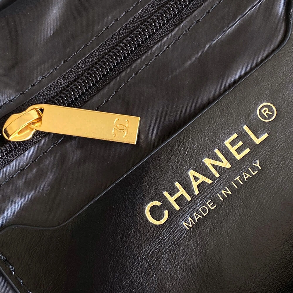 RelaxedFit CHANEL COCO NEIGE HANDBAG 1064