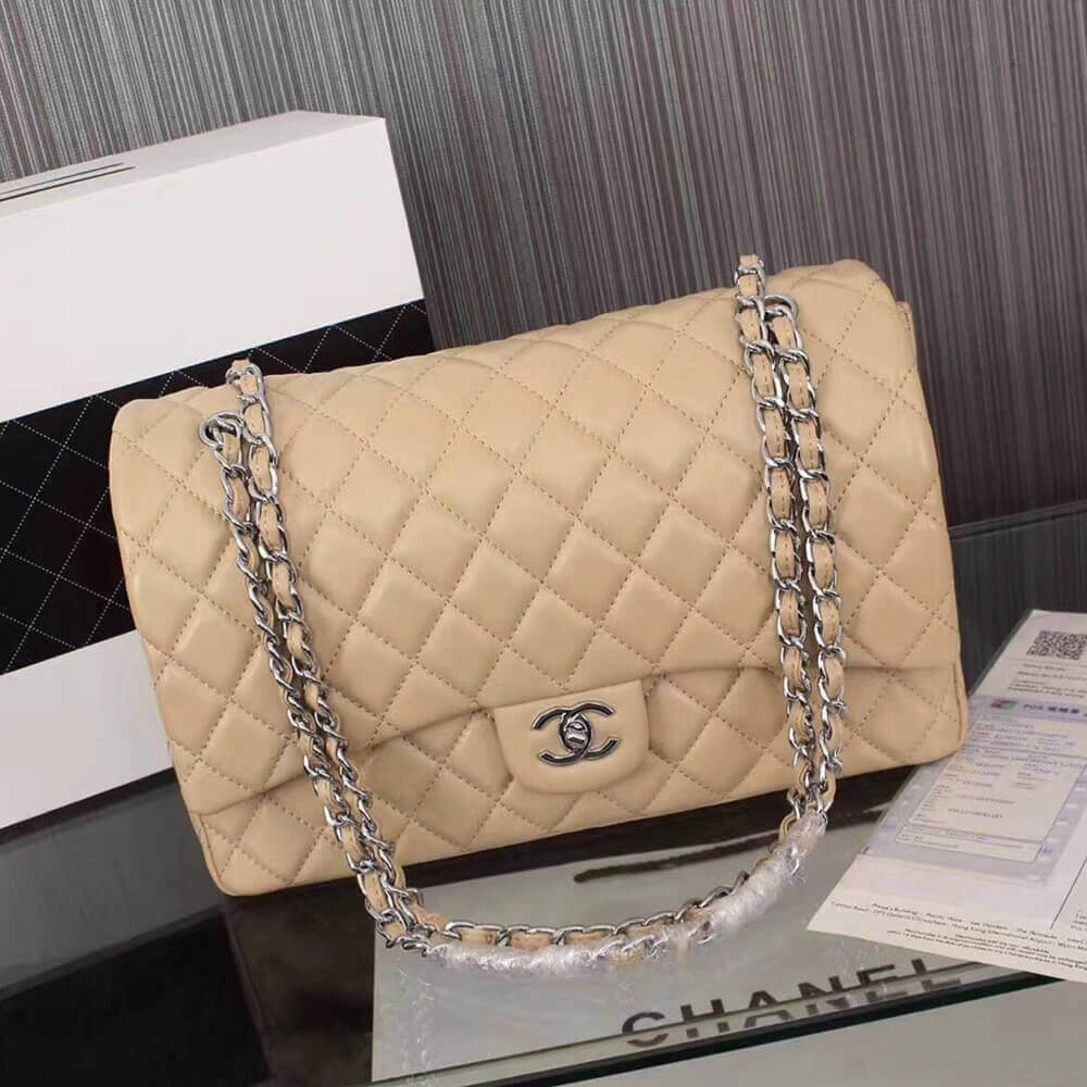 Resilient CHANEL  Maxi Handbag 1162